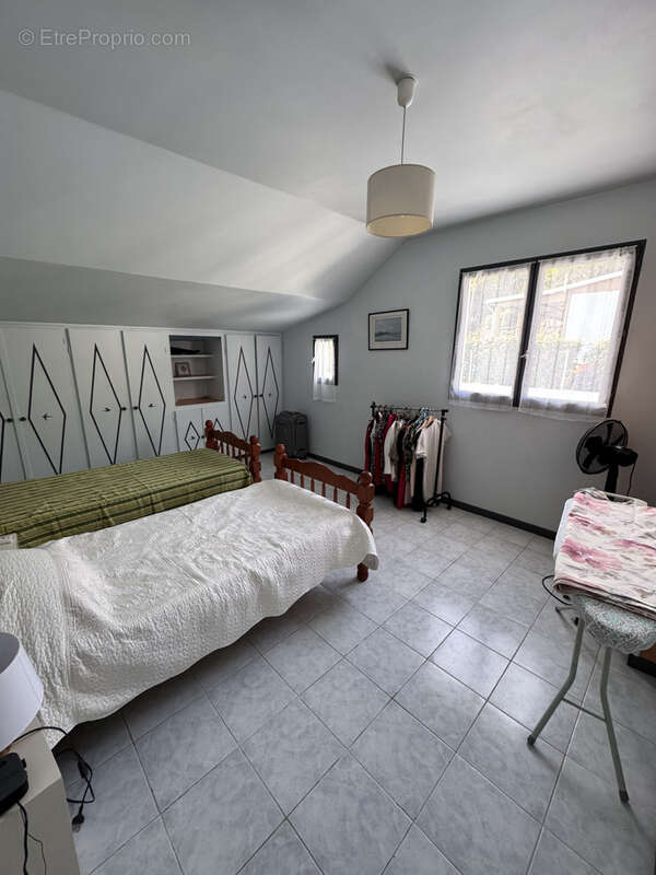 Grande maison FamilialeT6 Bellemene SAINT PAUL - photo 8