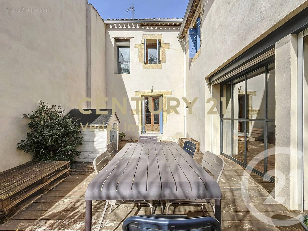 Maison à SAINT-JEAN-DE-VEDAS