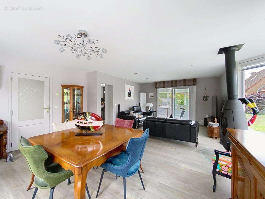 Maison à LA CHAPELLE-D'ARMENTIERES