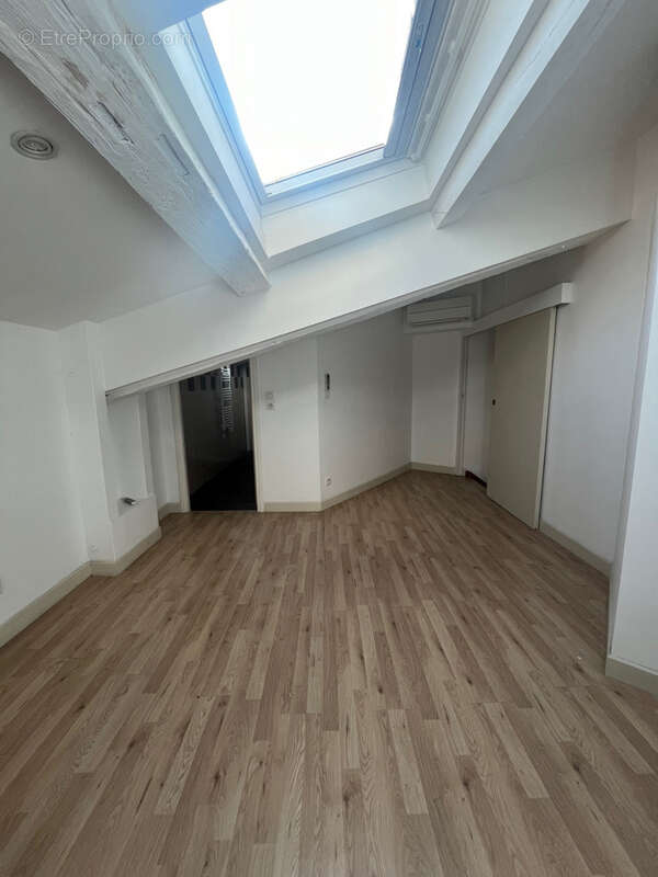 Appartement à MARSEILLE-2E