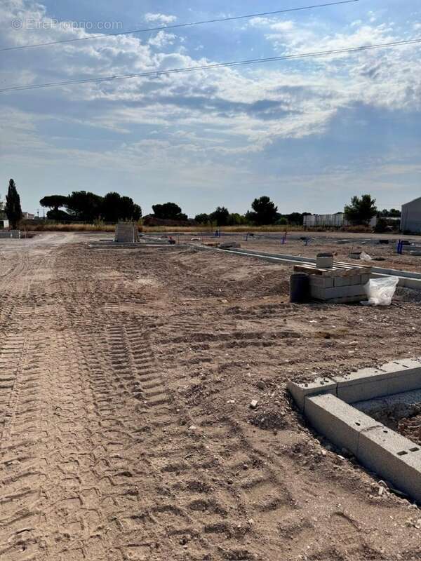 Terrain à FOS-SUR-MER