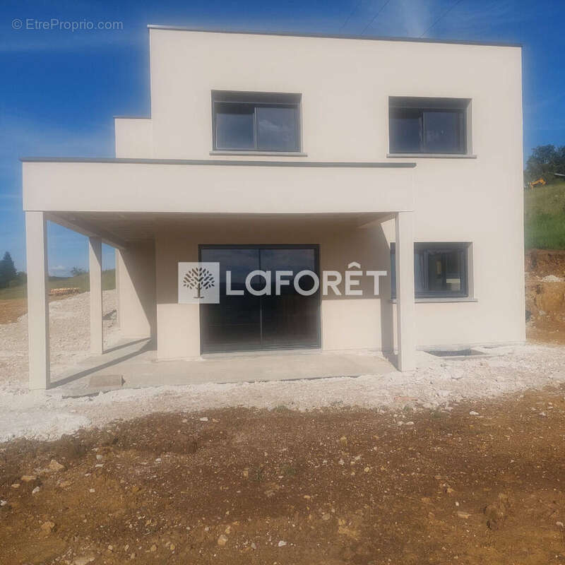 Maison à FESCHES-LE-CHATEL