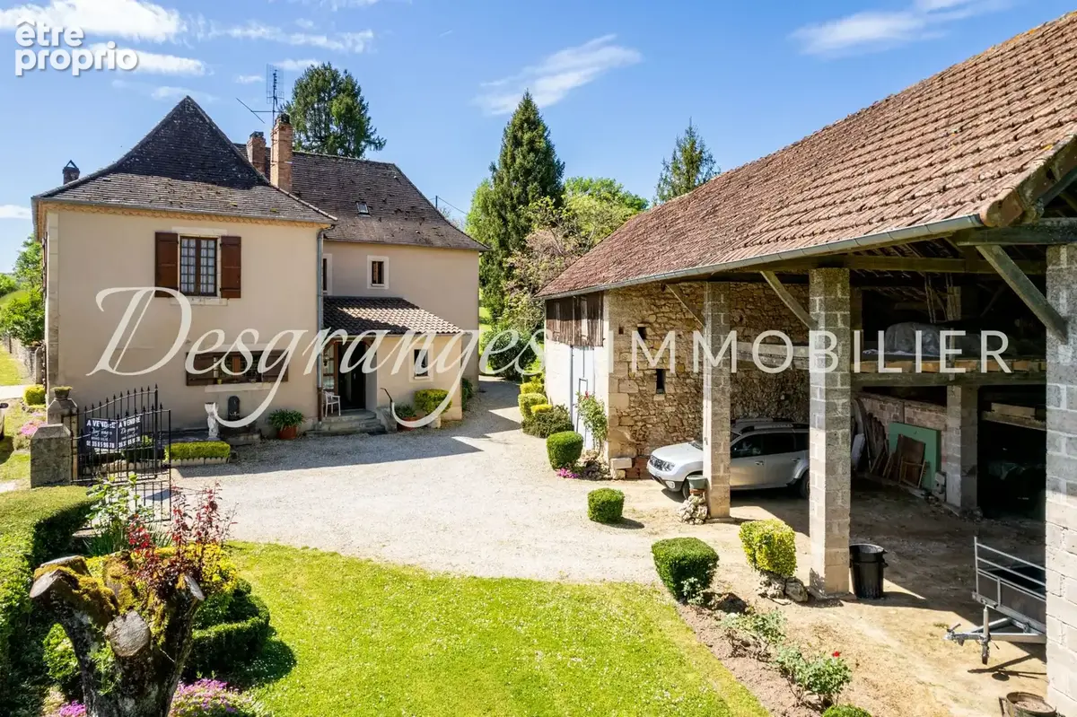Maison à HAUTEFORT