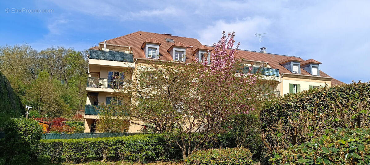 Appartement à FONTENAY-LE-FLEURY