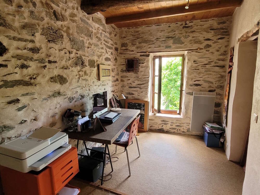 Maison à ROUJAN
