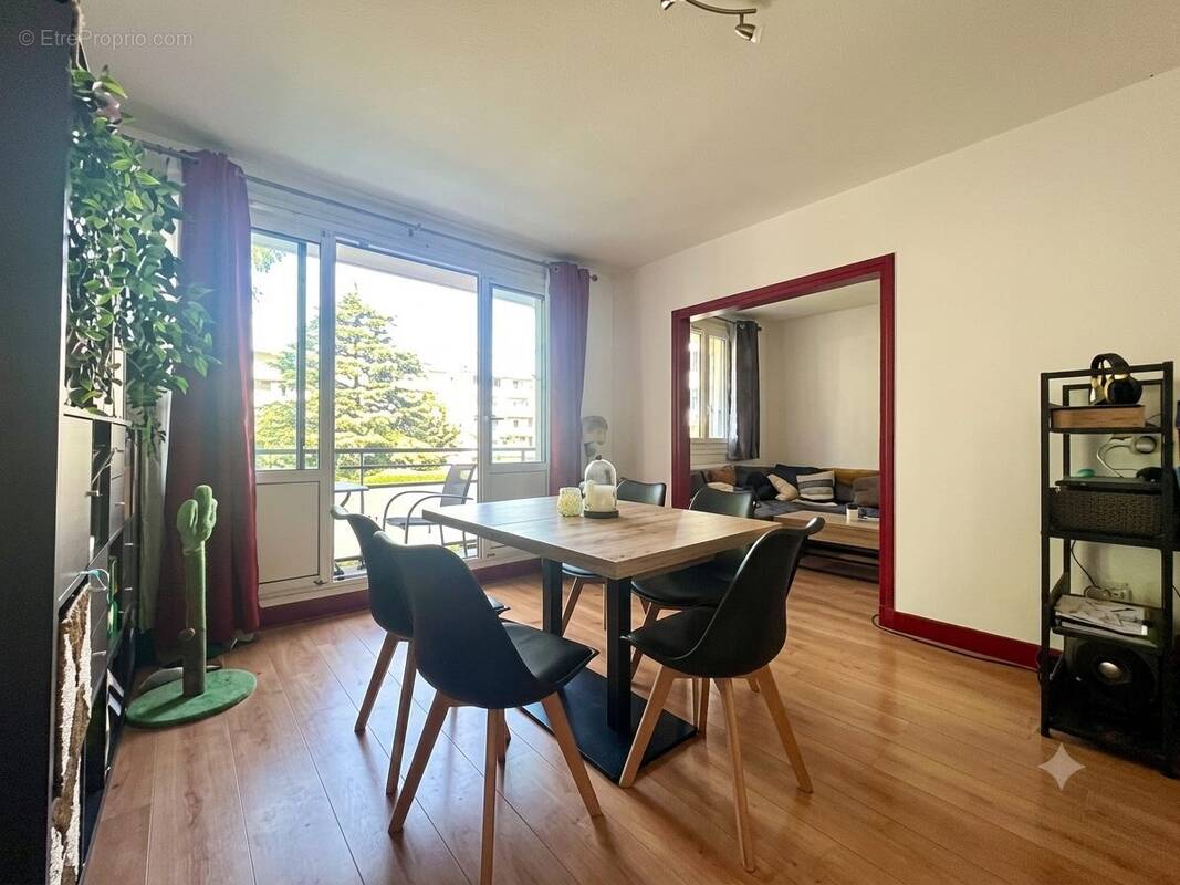 Appartement à BOIS-D'ARCY