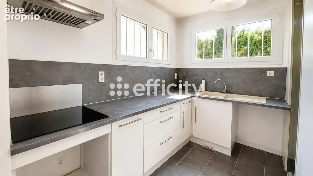 Maison 90 m² à La Fare-Les-Oliviers  - photo 3