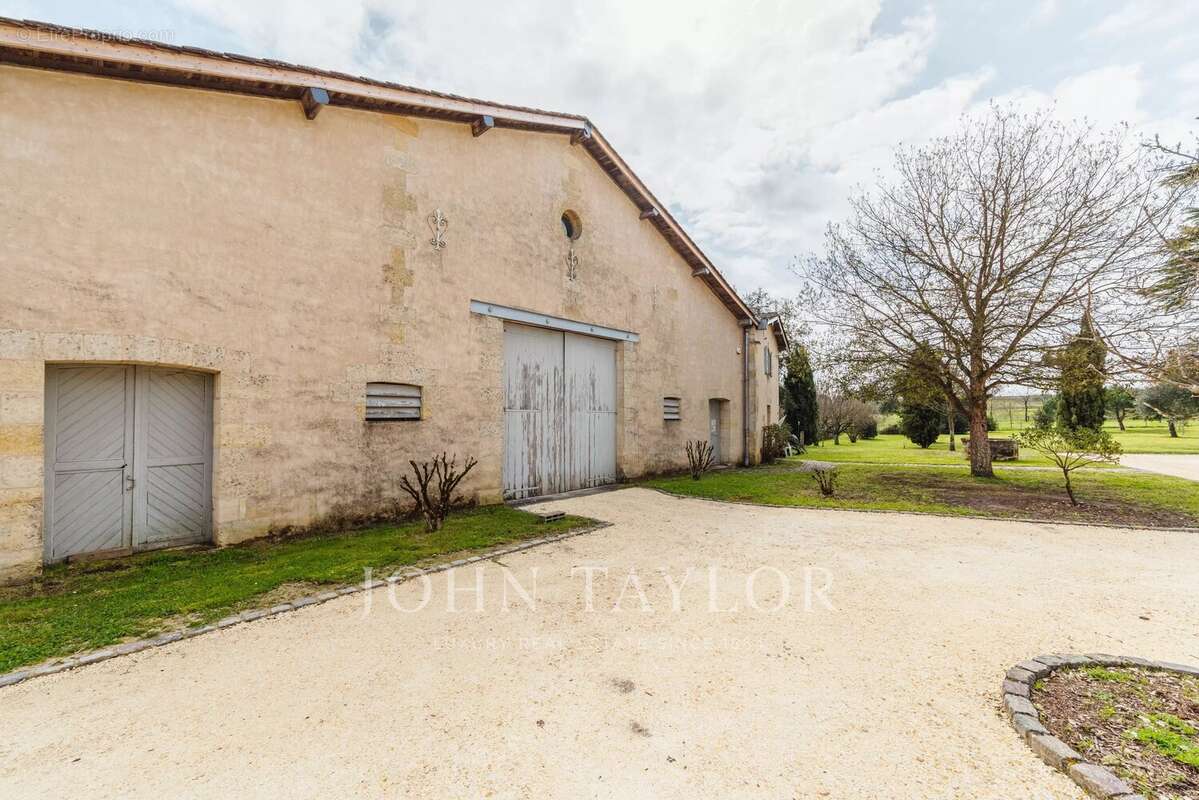 Maison à SAINT-EMILION