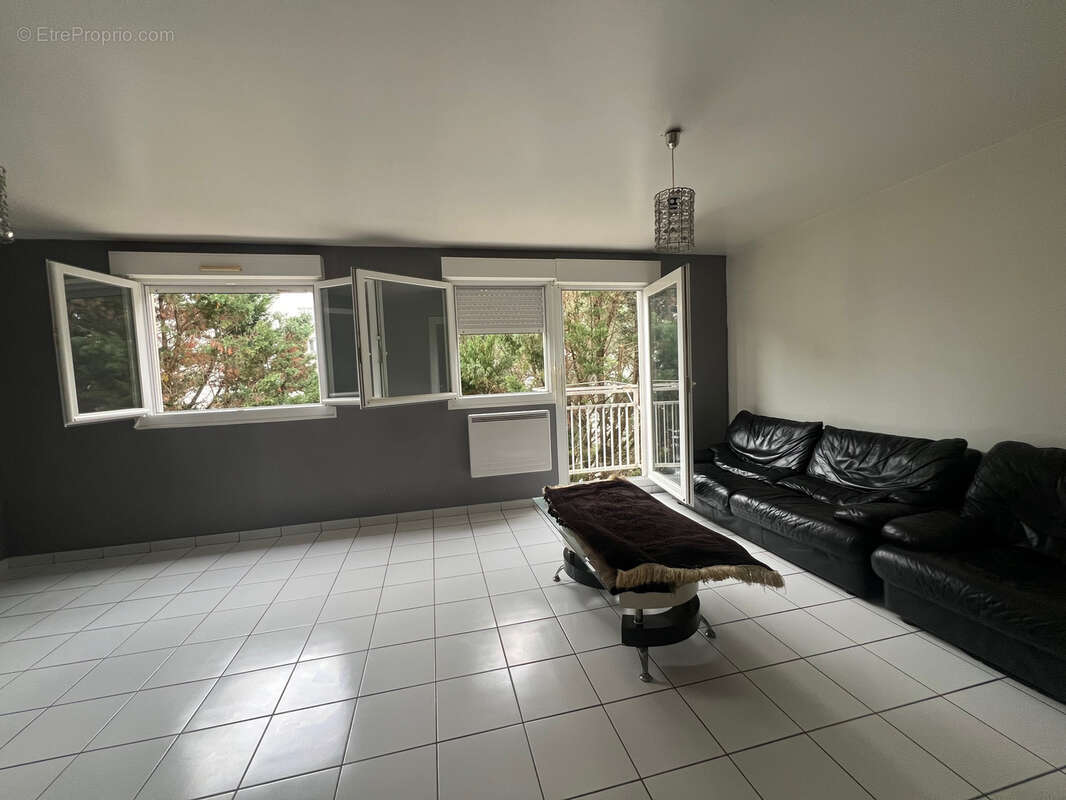 Appartement à VILLENAVE-D&#039;ORNON