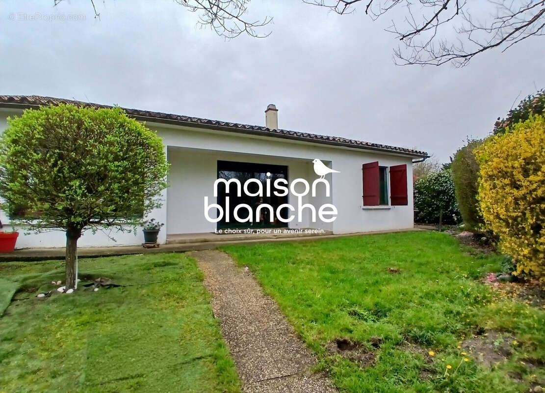 Maison à SECONDIGNY