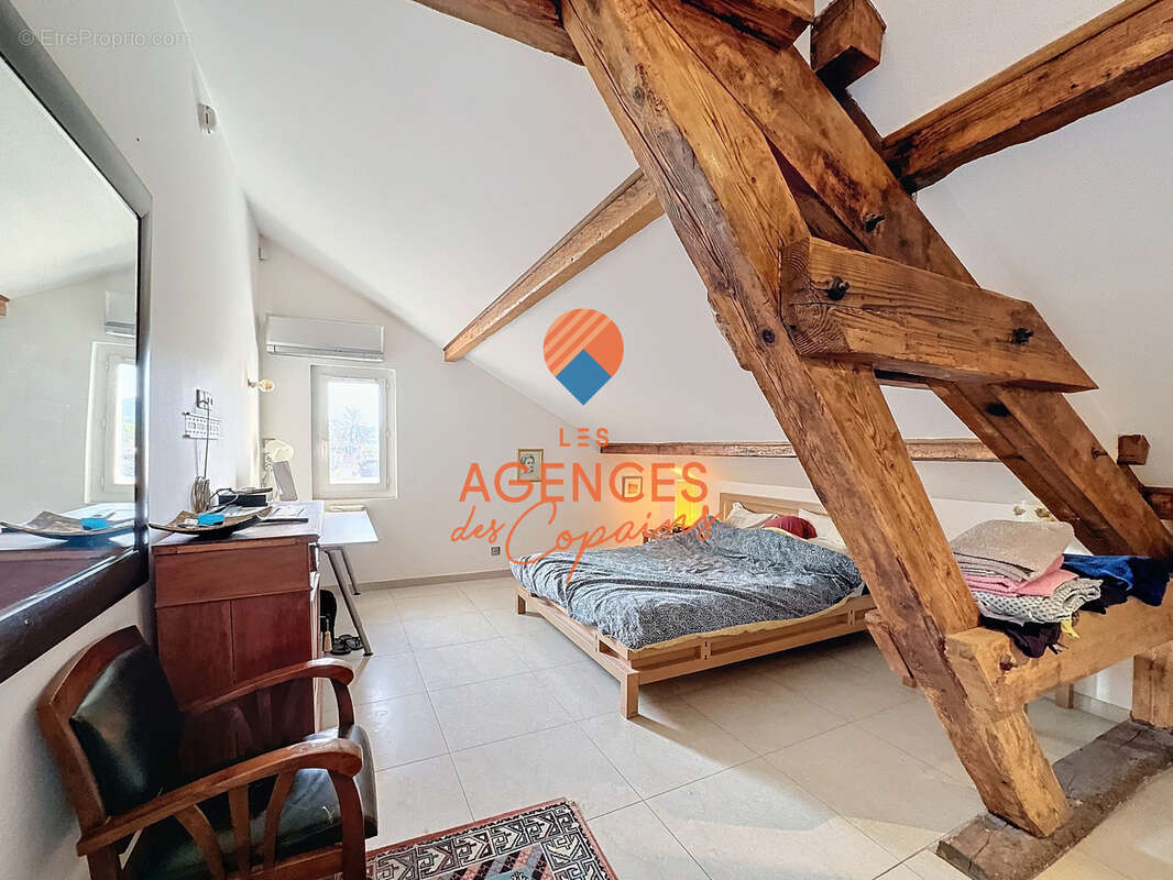 Appartement à SAINT-CYR-SUR-MER