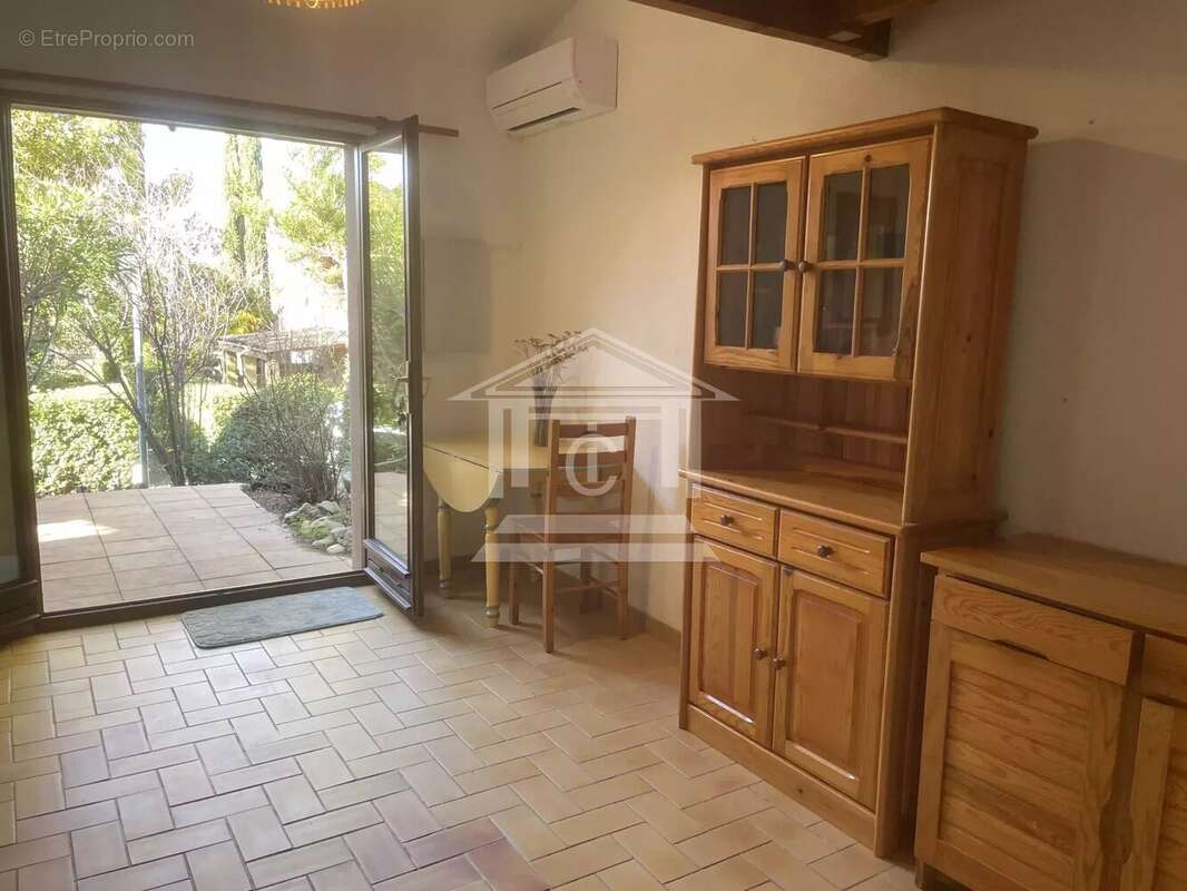 Maison à TOURRETTES