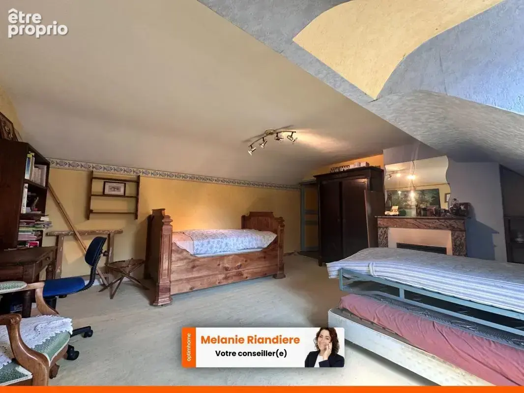 Maison de caractère 227m² - 6 chambres - Fort potentiel avec dépendance - LA FLÈCHE - photo 9