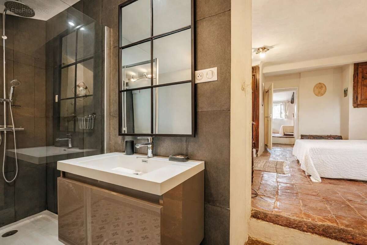 Maison à LE CASTELLET