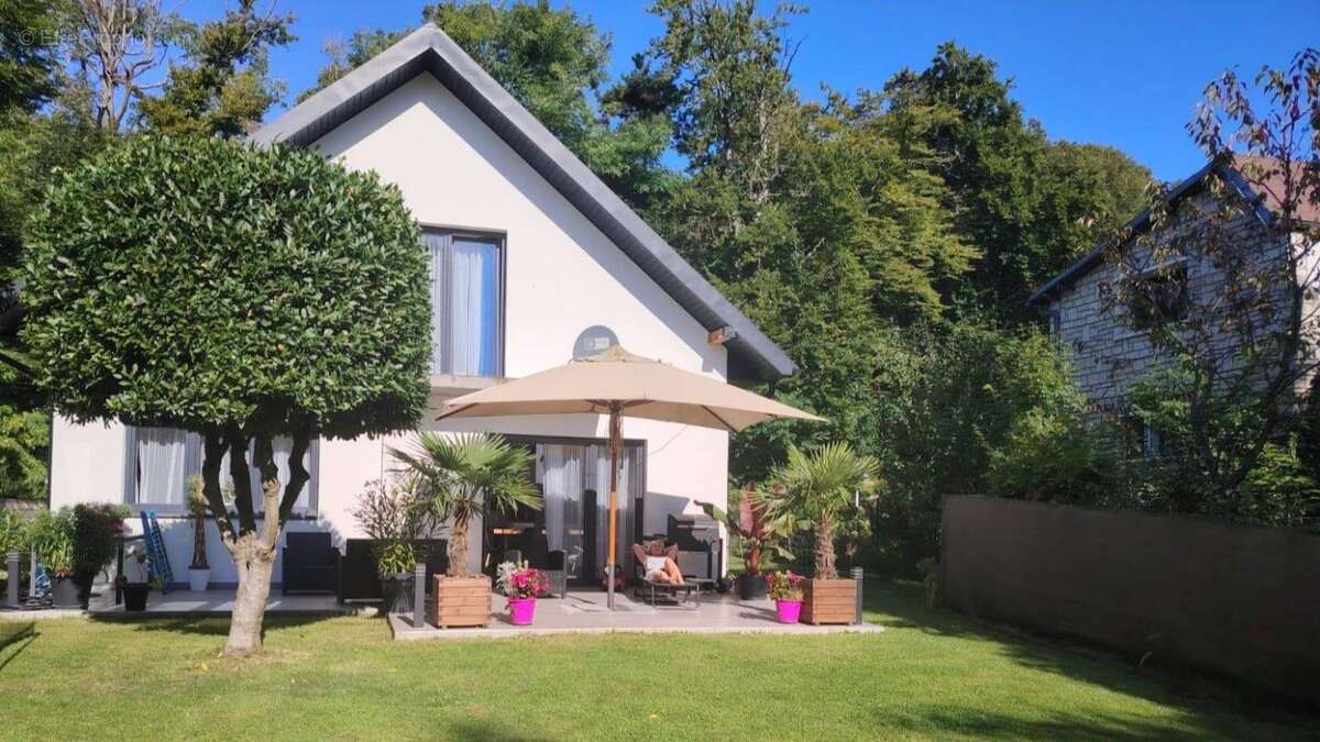 Maison à CHAMPAGNE-SUR-OISE