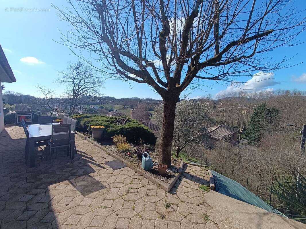 Maison à CAILLOUX-SUR-FONTAINES