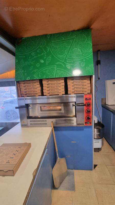 Commerce à CAVEIRAC