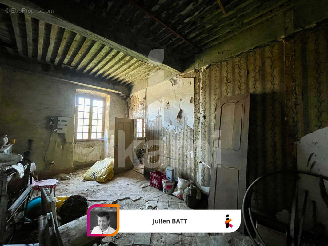 Maison ancienne à renover avec jardin et dependances - photo 10