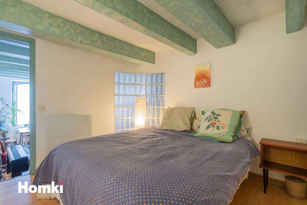 Appartement à MARSEILLE-1E