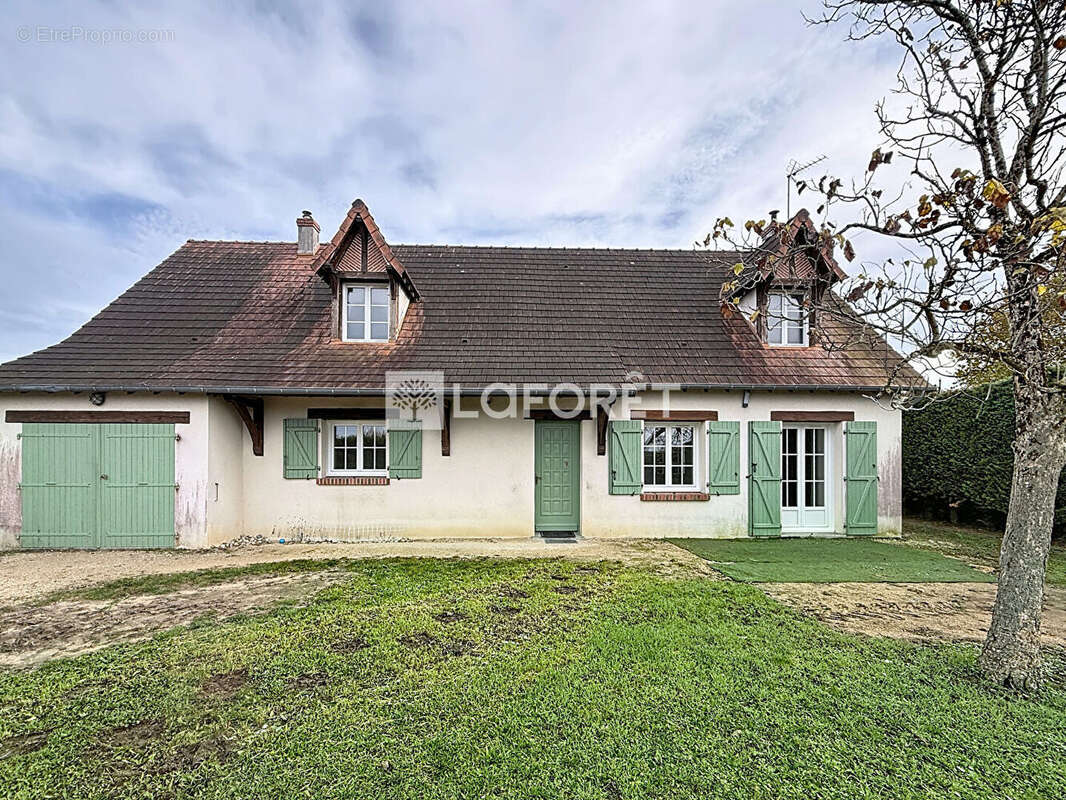 Maison à CANDE-SUR-BEUVRON
