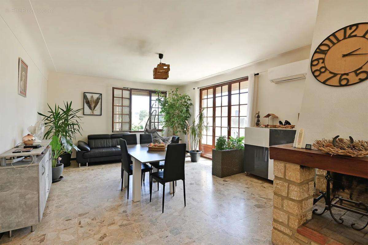 Maison de 5 pièces de 149 m² à Bagnols-sur-Cèze - photo 2