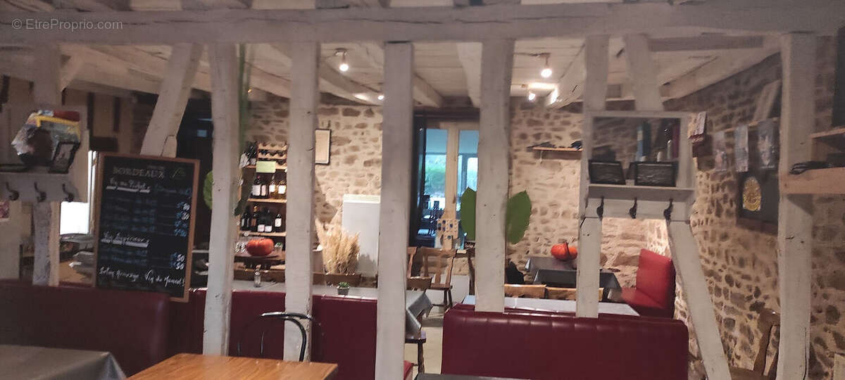 Commerce à SAINT-JOUVENT