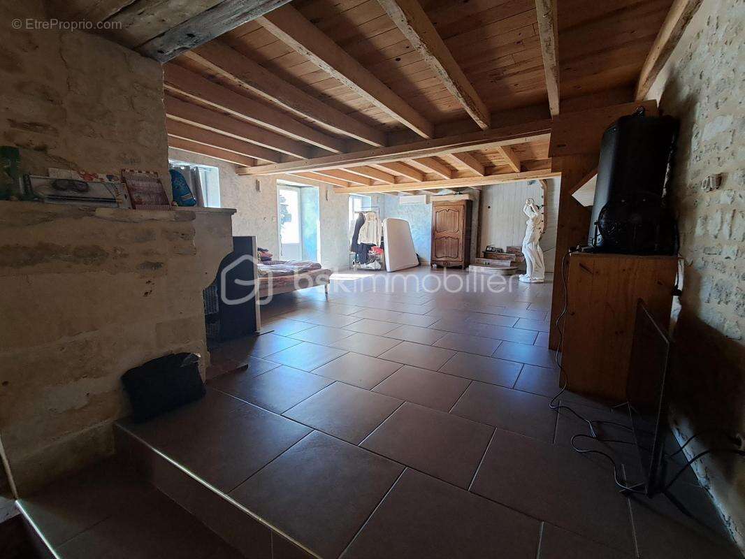 Charentaise a finir de renover – 150 m² – bernaÿ-saint-martin - photo 6