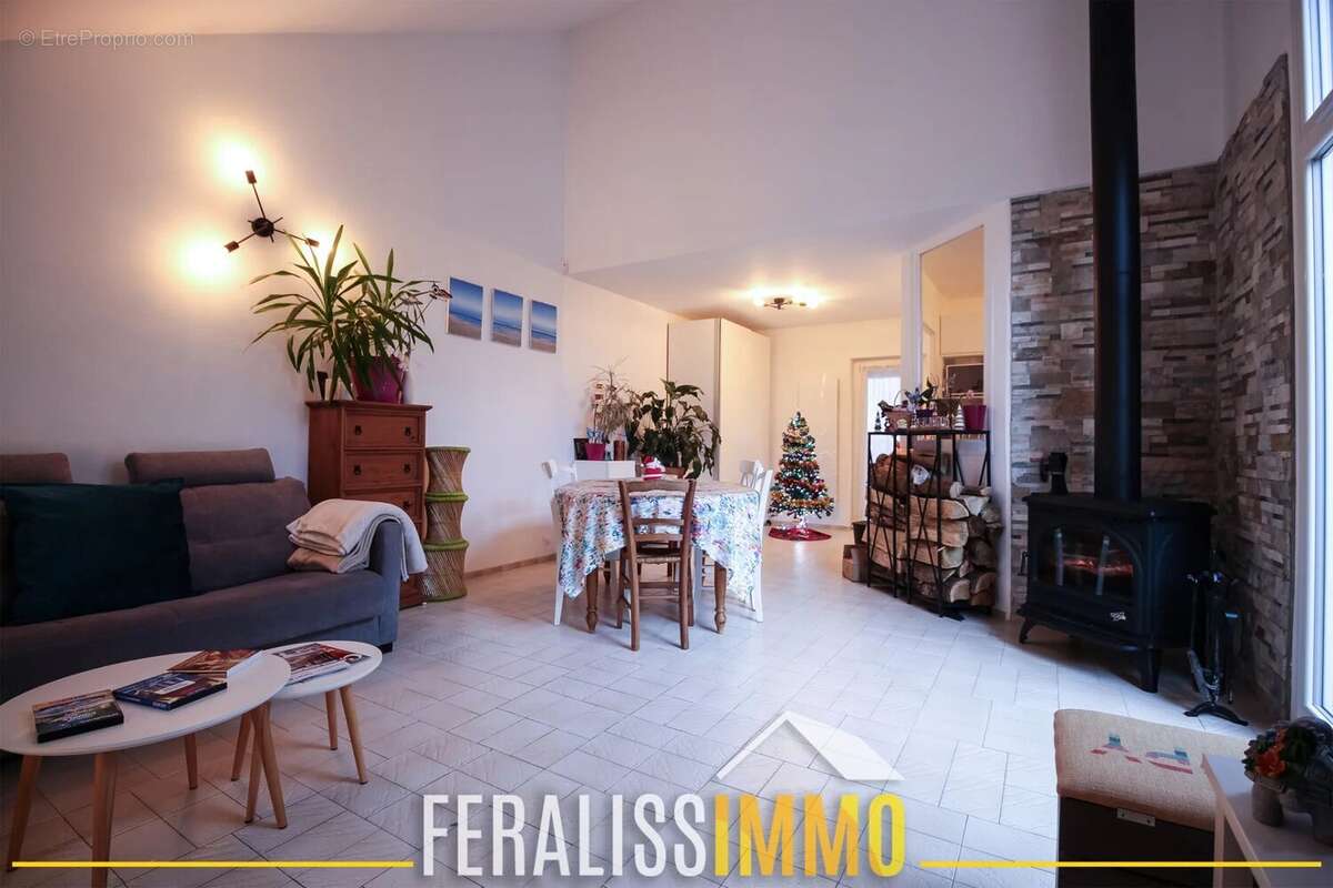 Maison à JOUY-LE-MOUTIER