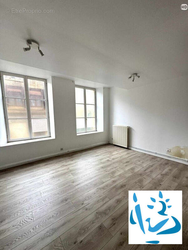 Appartement 463 m² à Mouzon  - photo 3