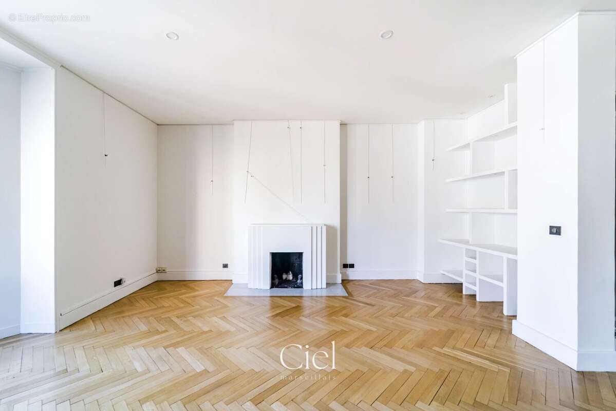 Appartement à MARSEILLE-8E