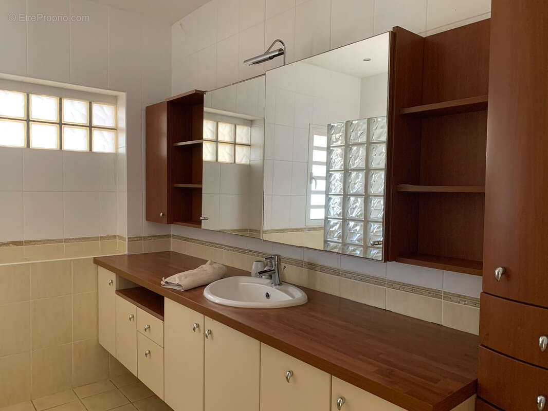 Appartement à SAINT-DENIS