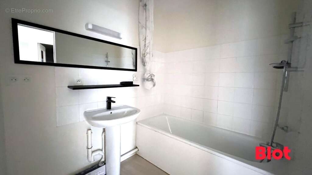 Appartement à ORGERES