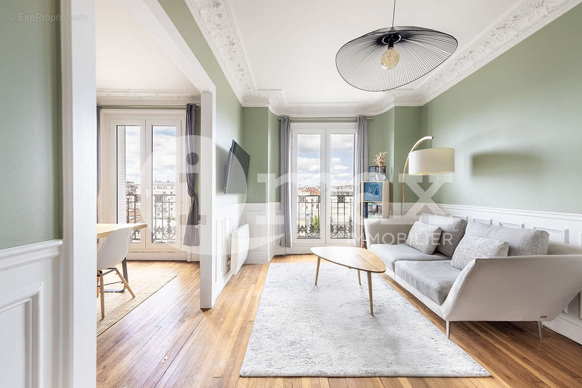 Appartement à COURBEVOIE