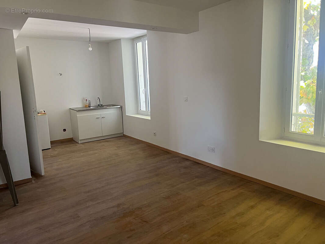 Appartement à VOLONNE
