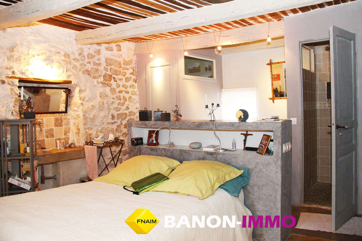 Maison à REVEST-DU-BION