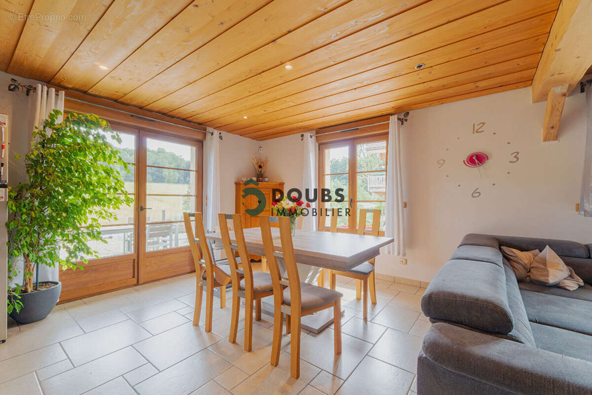 Maison Les Combes 6 pièces 153 m2 - photo 3