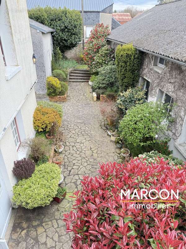 Maison à BUSSIERE-DUNOISE