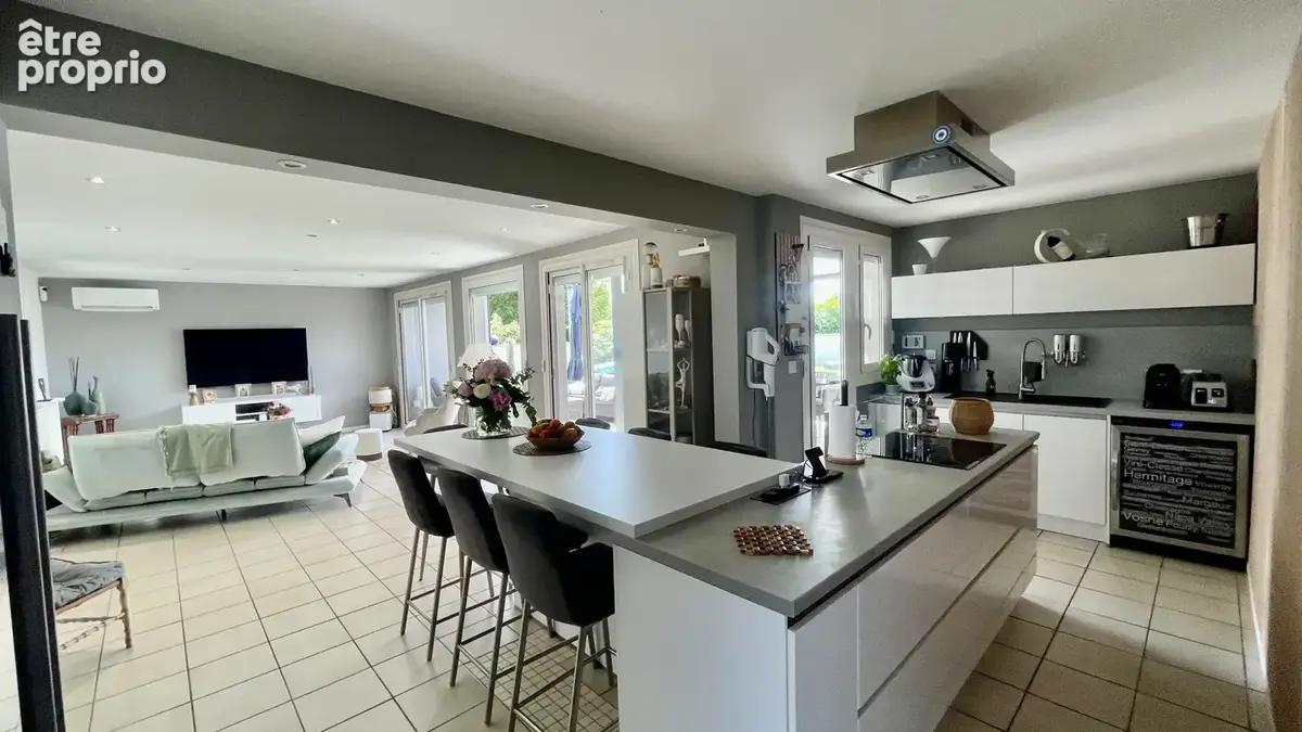 Superbe Villa familiale avec piscine, jardin paysagé et terrain de pétanque / visite virtuelle. - photo 12