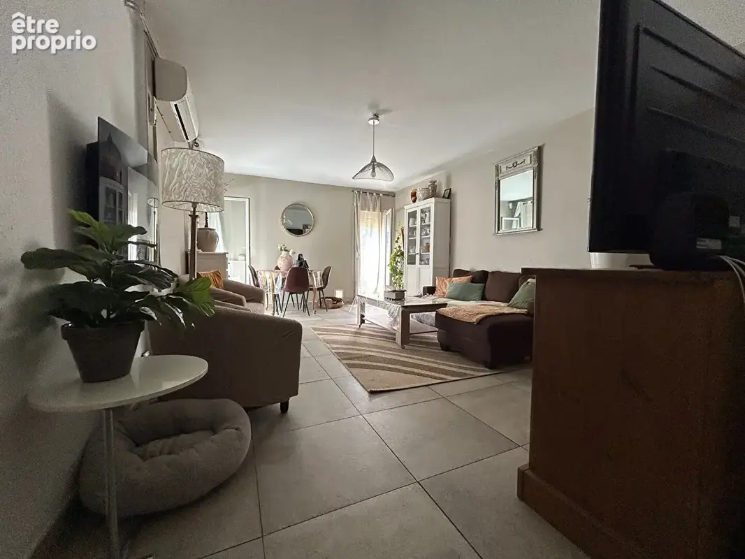 Appartement à L'ISLE-SUR-LA-SORGUE