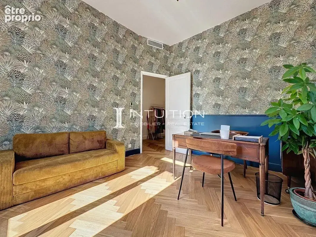 Antibes - Centre : Vaste appartement bourgeois avec terrasse - photo 19