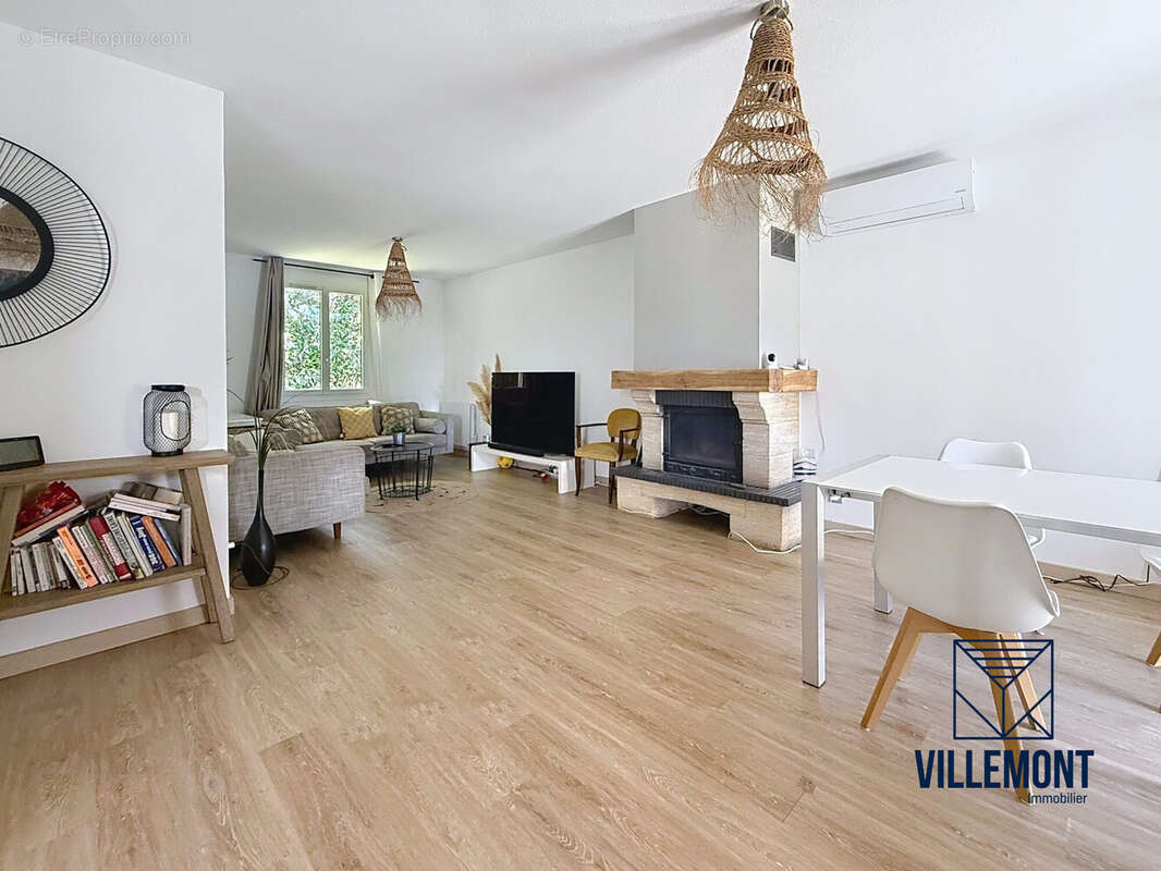 Spacieuse pièce de vie 45.76m²