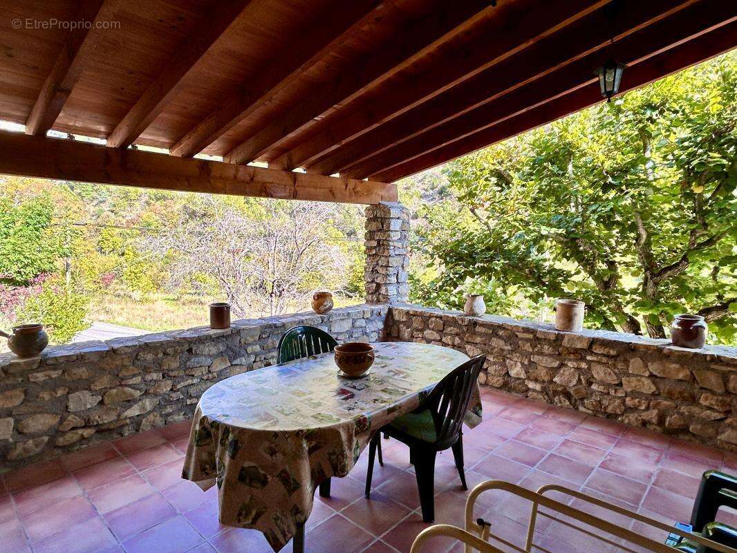 Maison à SAINT-FERREOL-TRENTE-PAS