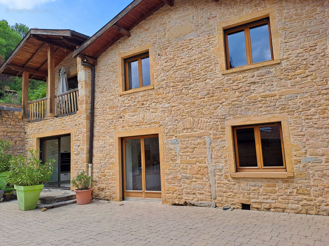 Maison à POLEYMIEUX-AU-MONT-D'OR