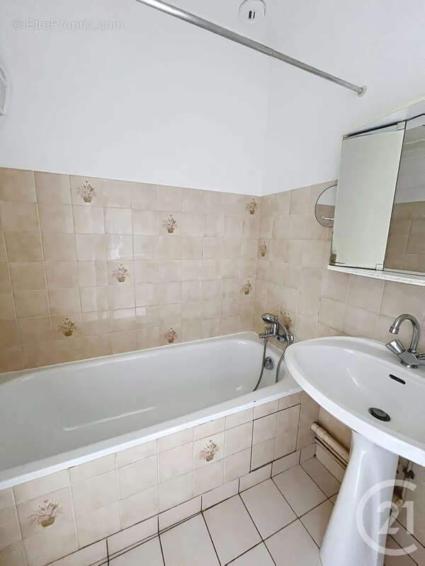 Appartement à BRIE-COMTE-ROBERT