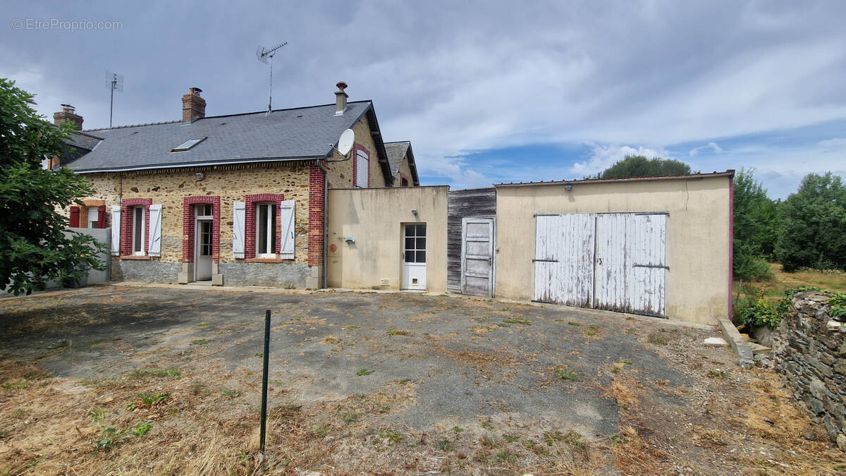 Maison à LIVRE