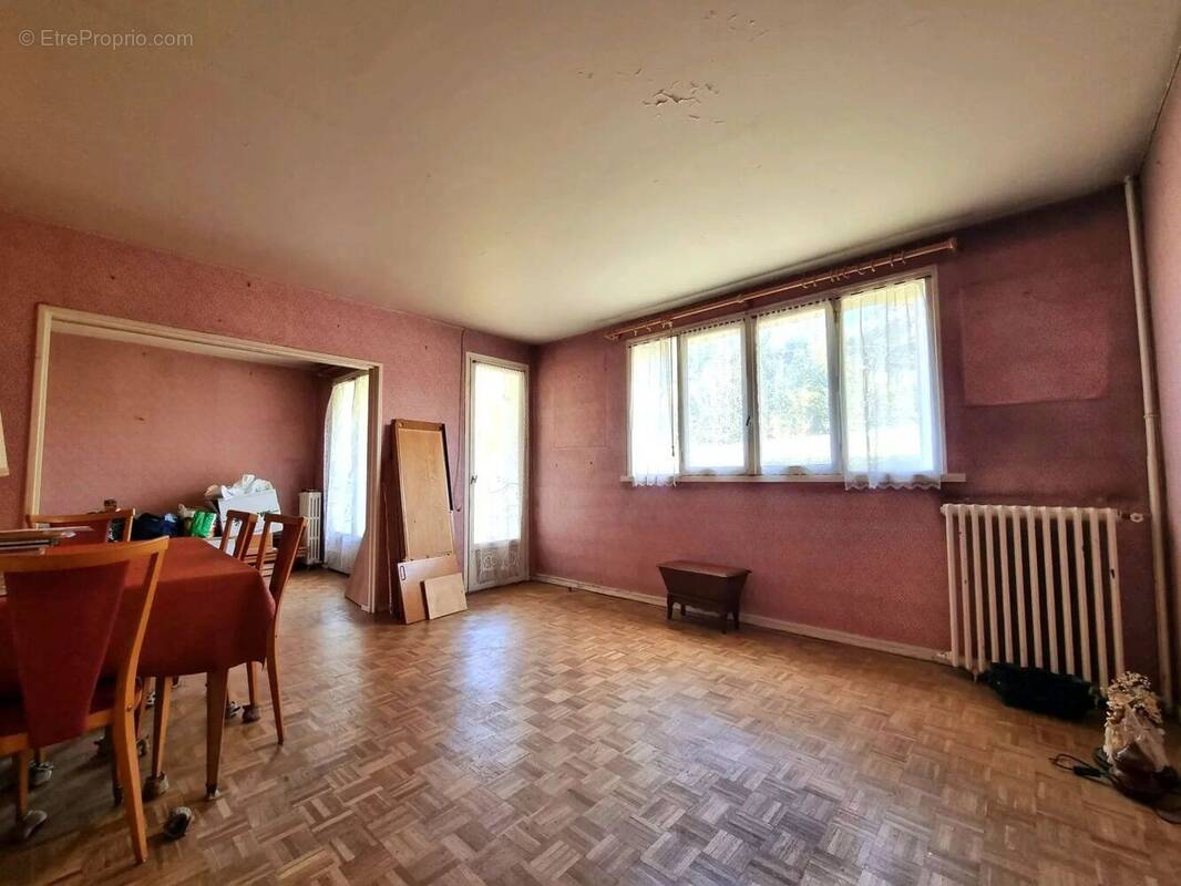 Appartement à BEYNES