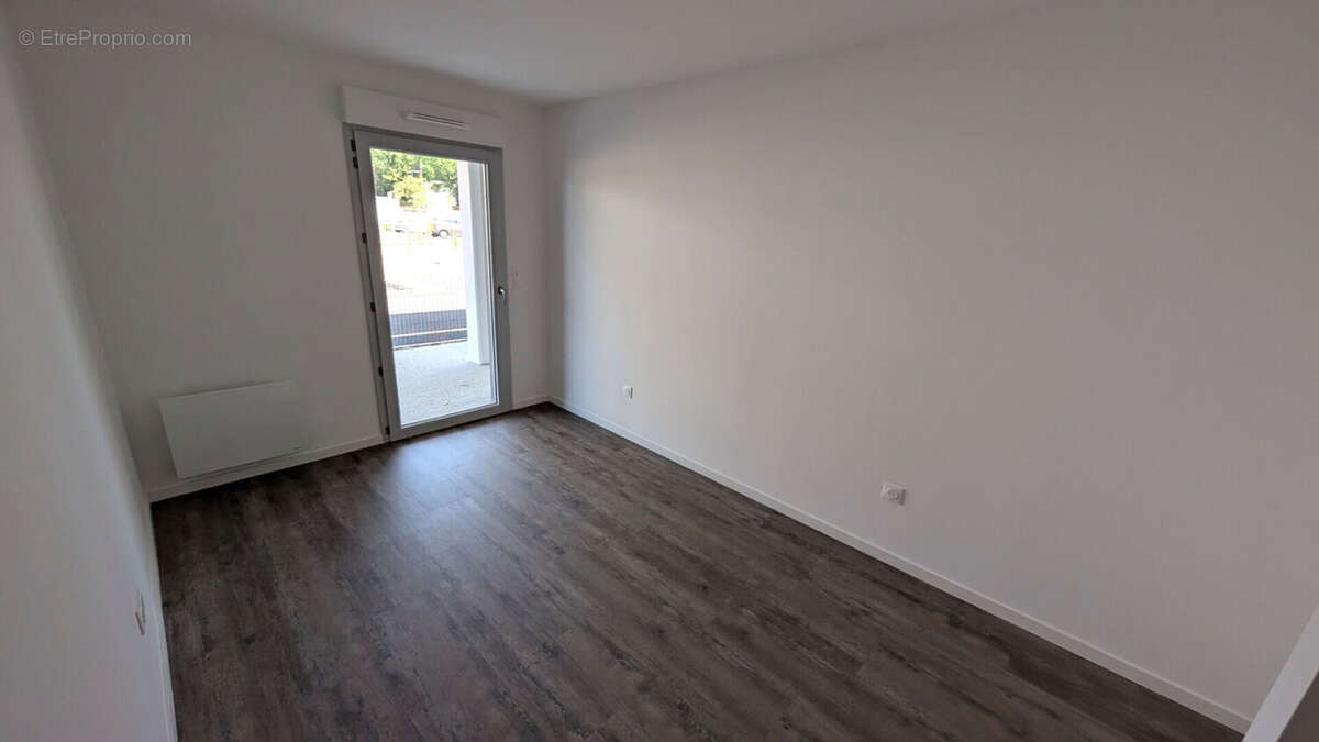 Très bel appartement t3 69 m² avec cour  en état neuf !!! - photo 5