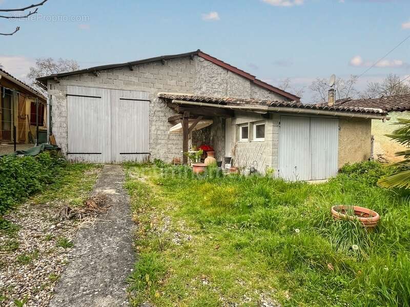 Maison à VALENCE-SUR-BAISE