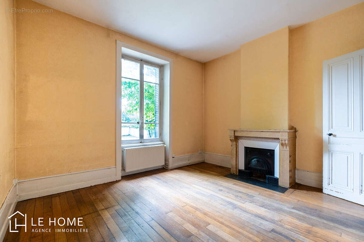 Appartement à TASSIN-LA-DEMI-LUNE