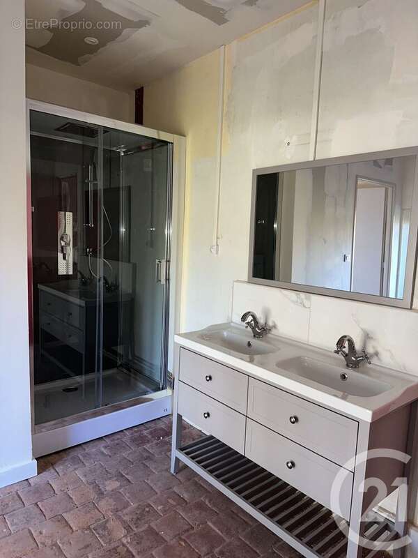 Appartement à DONZY